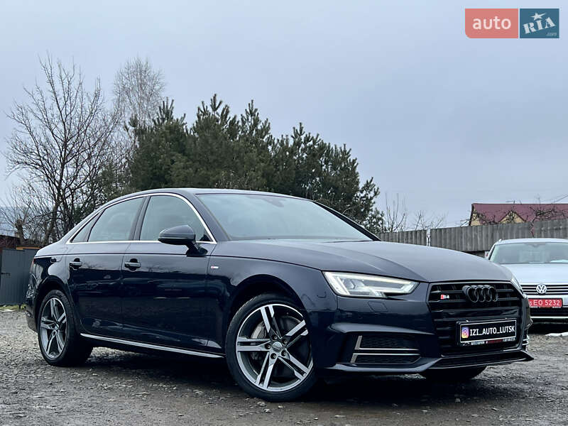 Седан Audi A4 2018 в 