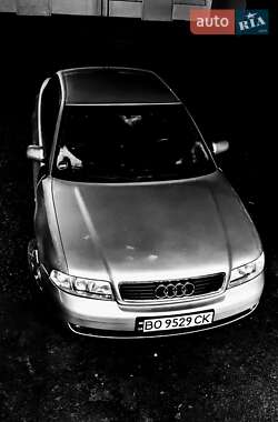 Седан Audi A4 1999 в Теофіполі