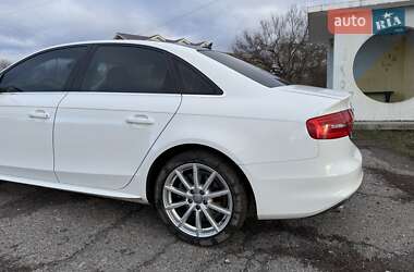 Седан Audi A4 2014 в Полтаві