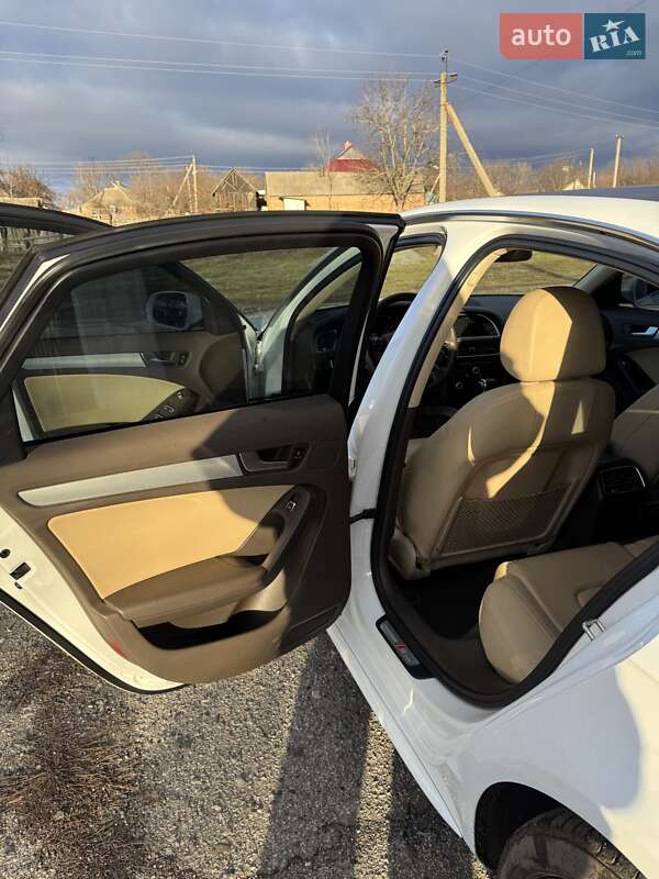 Седан Audi A4 2014 в Полтаве