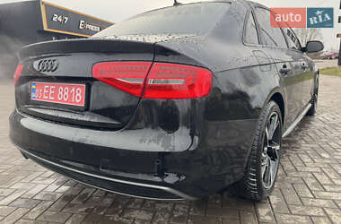 Седан Audi A4 2015 в Червонограде