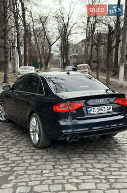 Седан Audi A4 2013 в Кам'янському