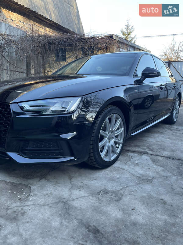 Седан Audi A4 2018 в Киеве