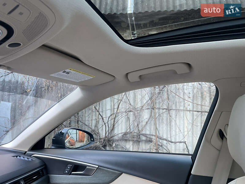 Седан Audi A4 2018 в Киеве