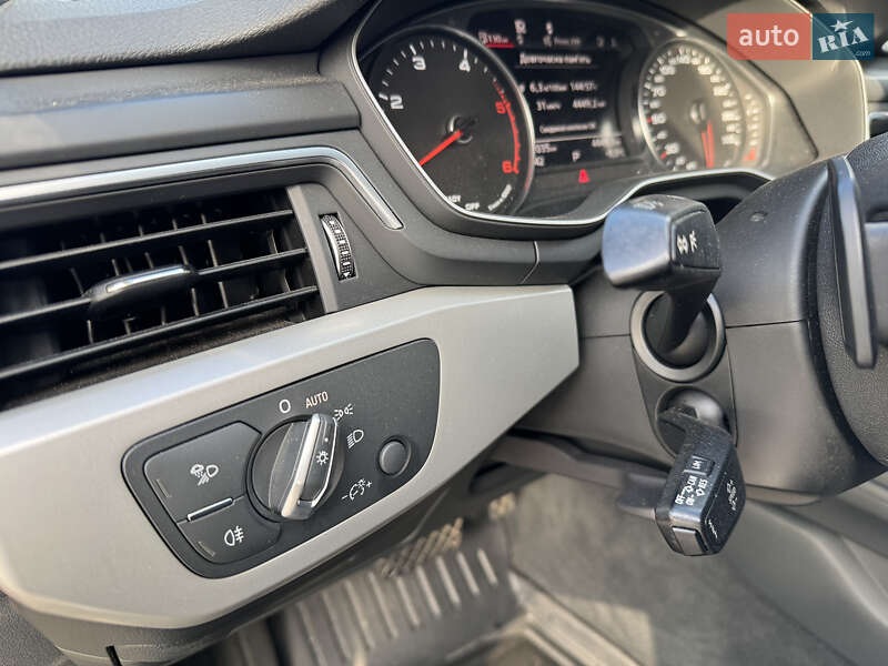 Седан Audi A4 2020 в Киеве