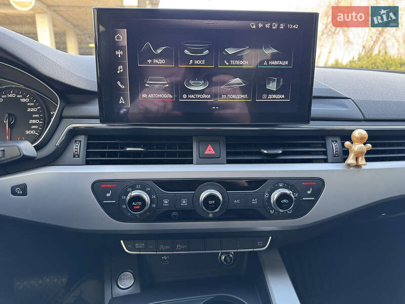 Седан Audi A4 2020 в Киеве