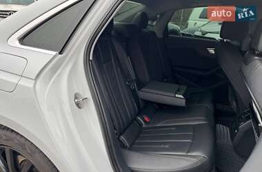 Седан Audi A4 2021 в 
