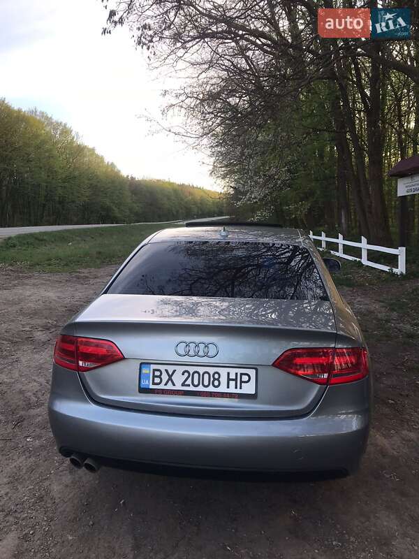 Седан Audi A4 2011 в Дунаївцях