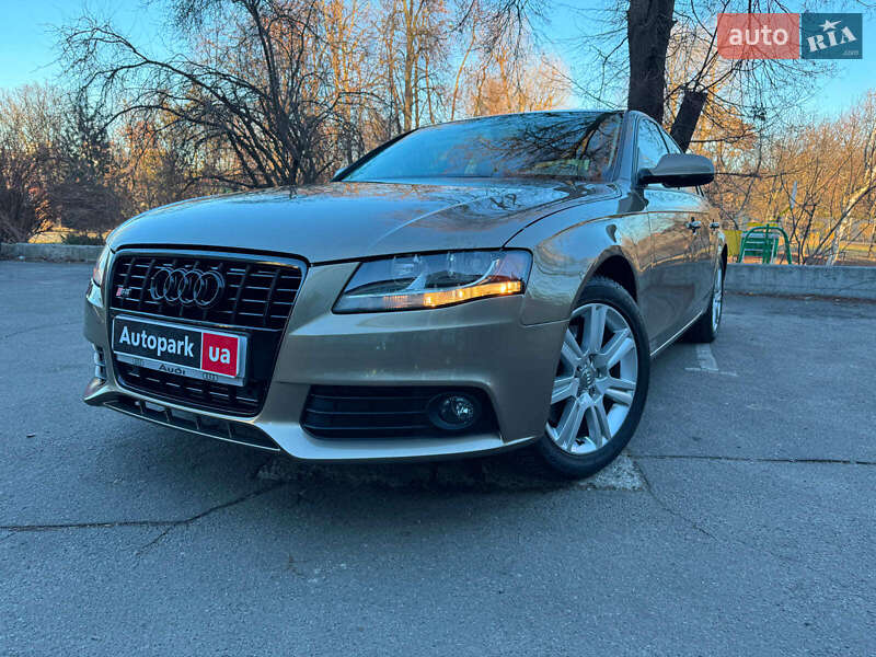 Седан Audi A4 2011 в Києві