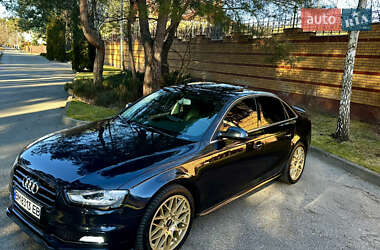 Седан Audi A4 2013 в Киеве