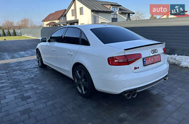 Седан Audi A4 2014 в Владимире