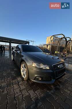 Седан Audi A4 2010 в Кривом Роге