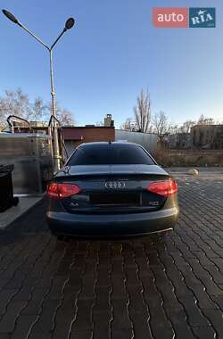 Седан Audi A4 2010 в Кривом Роге