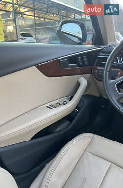 Седан Audi A4 2020 в 