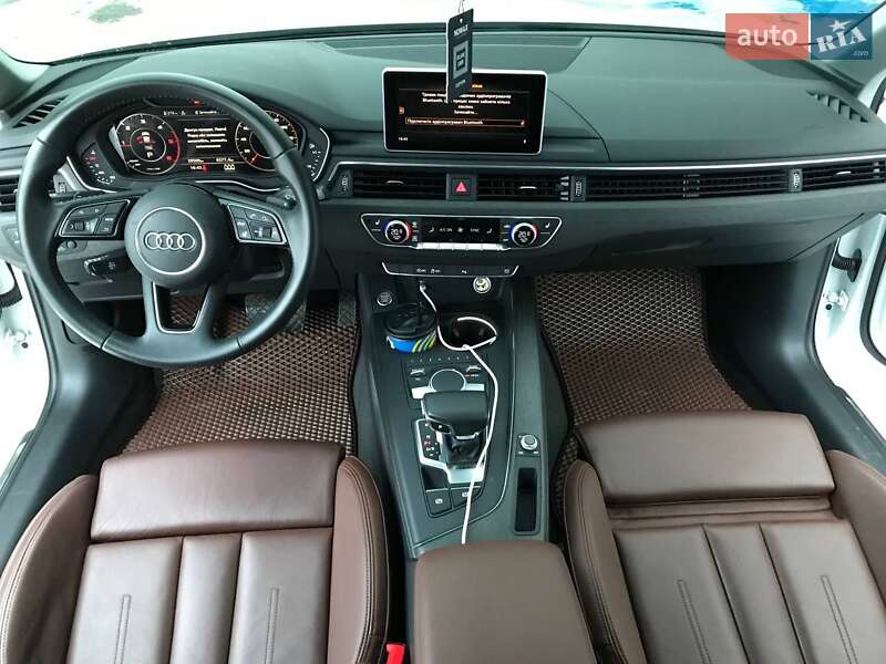 Седан Audi A4 2018 в Львове
