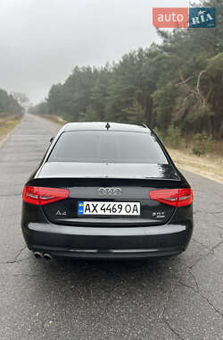 Седан Audi A4 2012 в Кременчуці