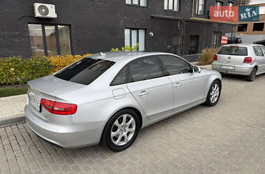 Седан Audi A4 2012 в 