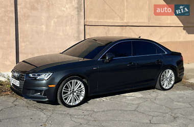 Седан Audi A4 2016 в 