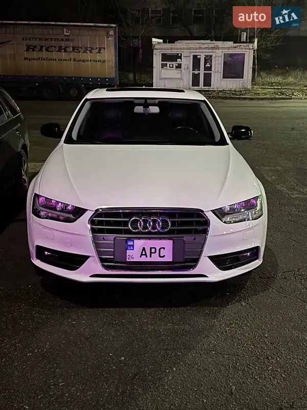 Седан Audi A4 2014 в 