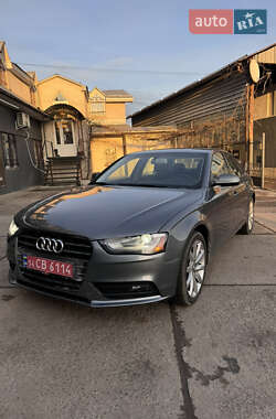 Седан Audi A4 2013 в Львові