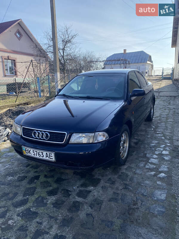 Седан Audi A4 1999 в Костополе