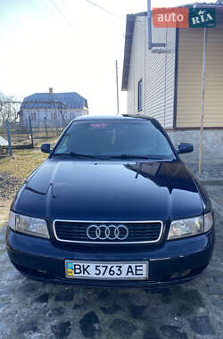 Седан Audi A4 1999 в 