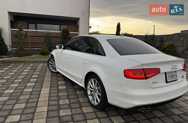 Седан Audi A4 2015 в Стрию