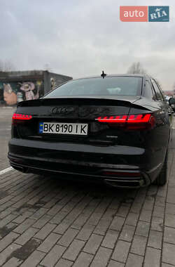 Седан Audi A4 2022 в Києві