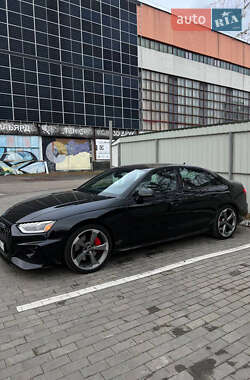 Седан Audi A4 2022 в Києві