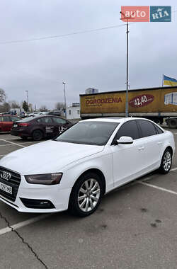 Седан Audi A4 2013 в Києві