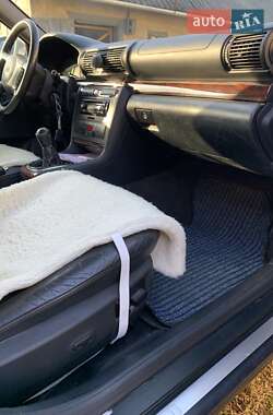 Седан Audi A4 2000 в 
