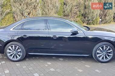 Седан Audi A4 2020 в 