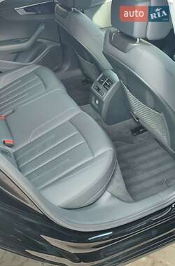 Седан Audi A4 2020 в 