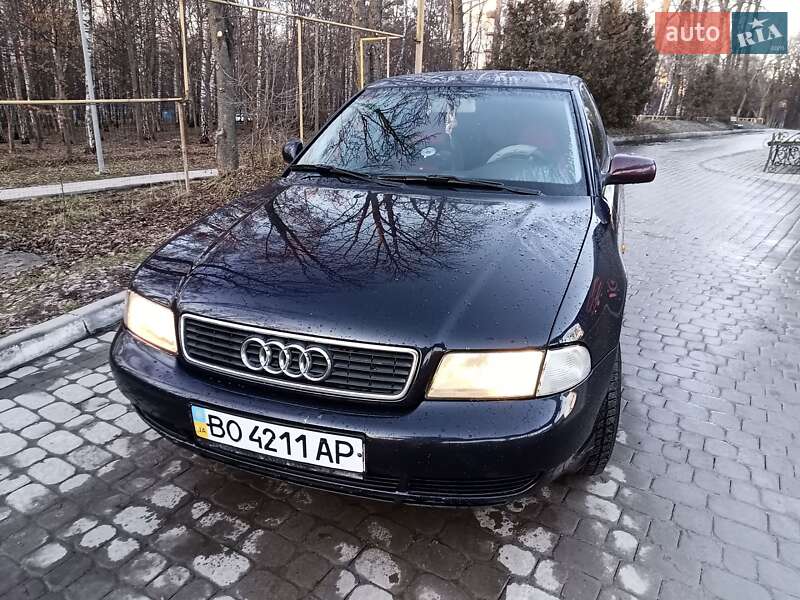Седан Audi A4 1997 в 
