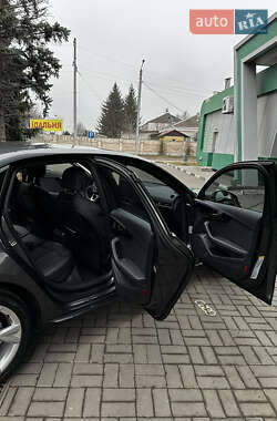 Седан Audi A4 2020 в 