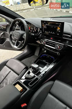 Седан Audi A4 2020 в 