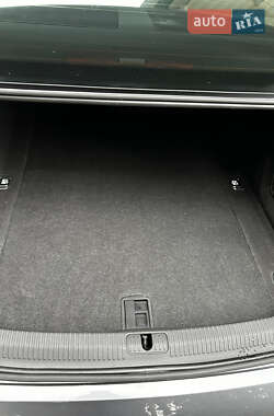 Седан Audi A4 2020 в 
