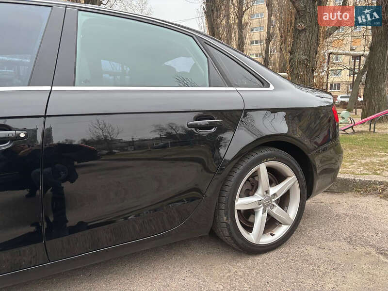 Седан Audi A4 2012 в Днепре