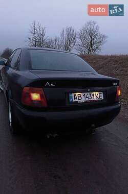 Седан Audi A4 1996 в Мурованих Курилівцях