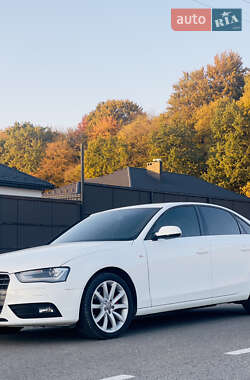 Седан Audi A4 2014 в 