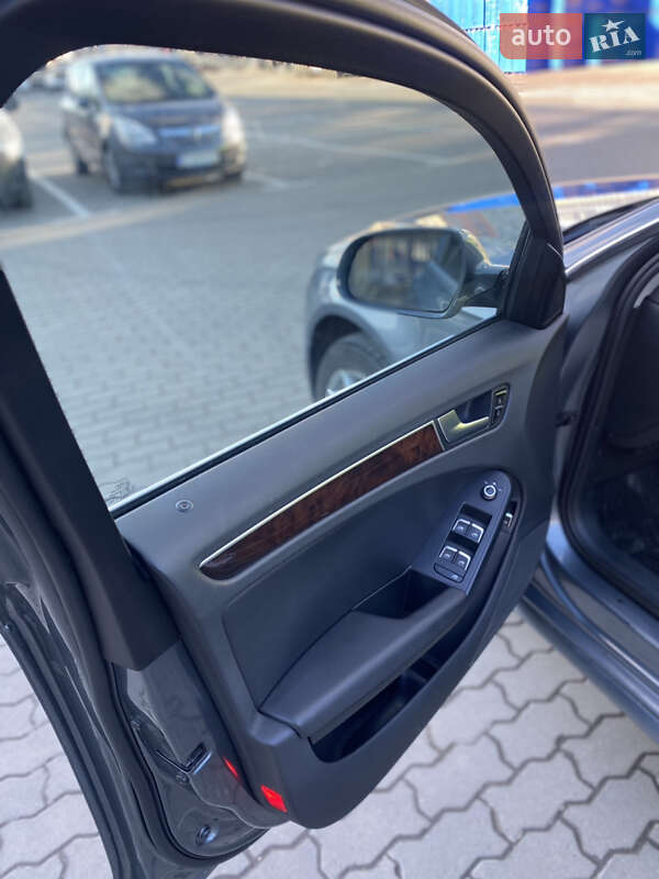 Седан Audi A4 2015 в Ивано-Франковске
