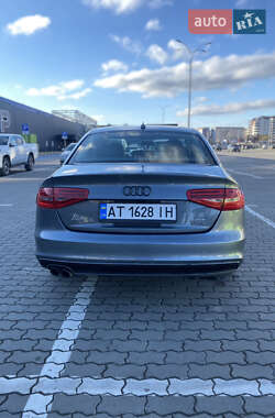 Седан Audi A4 2015 в Ивано-Франковске