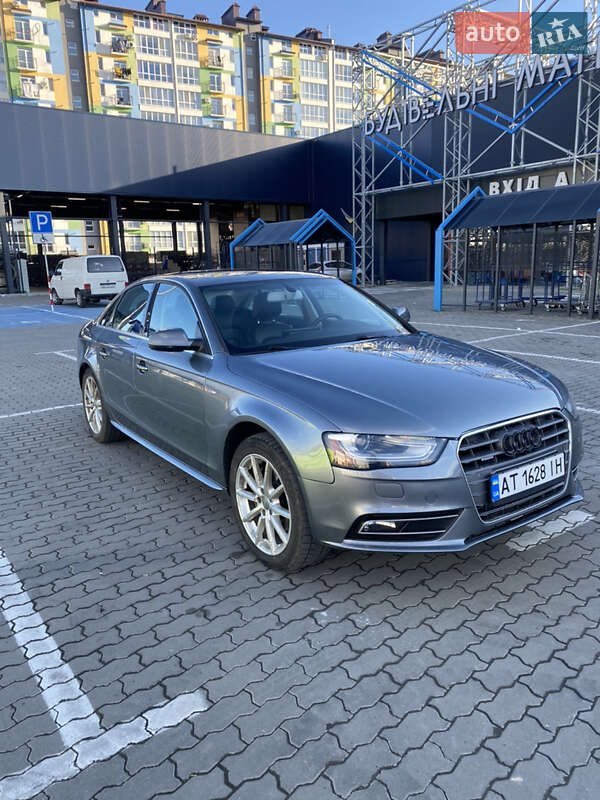 Седан Audi A4 2015 в Ивано-Франковске