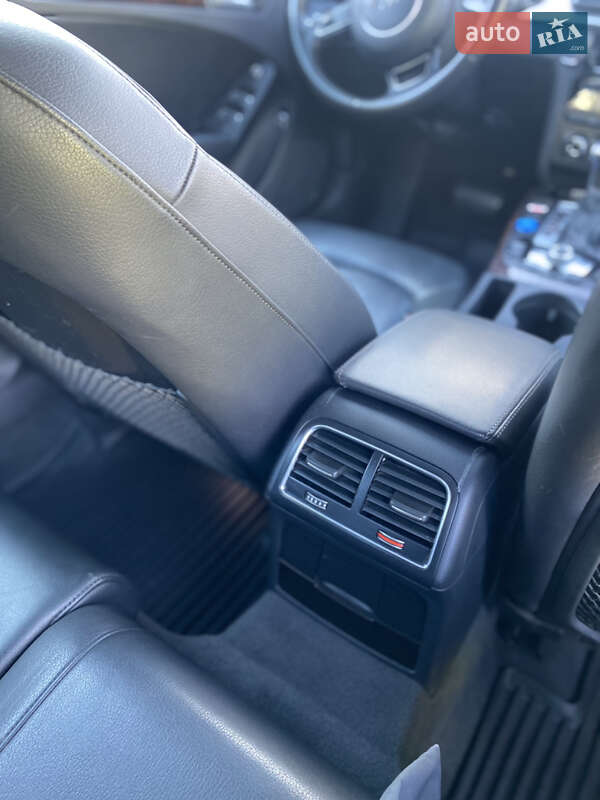 Седан Audi A4 2015 в Ивано-Франковске