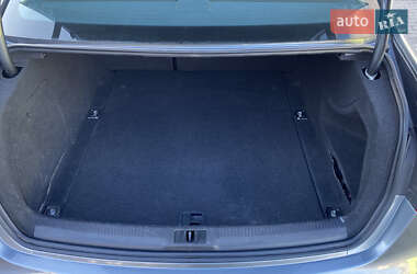 Седан Audi A4 2015 в Ивано-Франковске