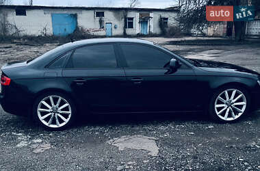 Седан Audi A4 2008 в Мені