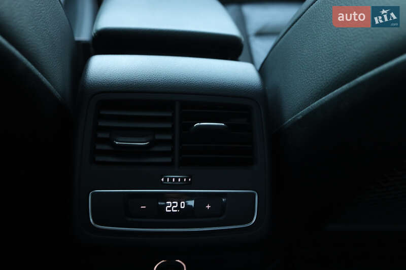 Седан Audi A4 2016 в Мукачево