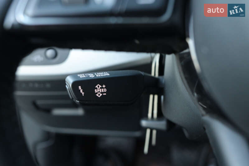 Седан Audi A4 2016 в Мукачево