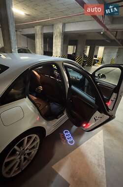 Седан Audi A4 2014 в 