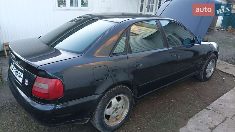 Седан Audi A4 1997 в Вижниці